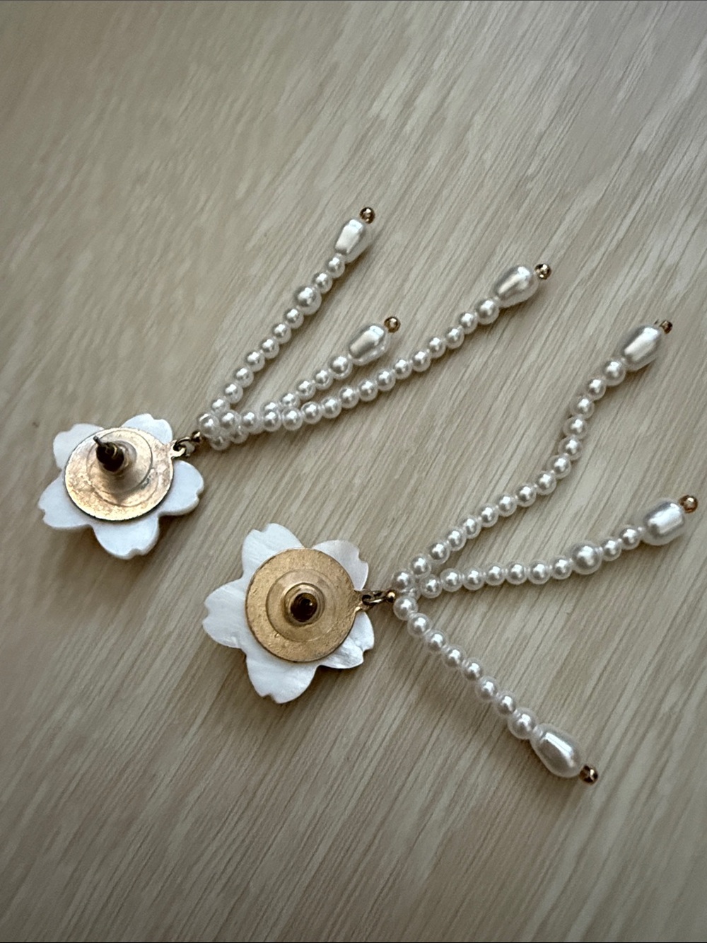 ✨White Floral Pearl Drop Earrings for Women - Picture 3 of 6